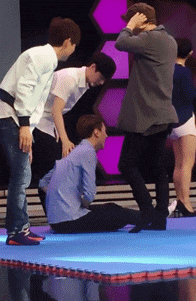 aaeaf472tw1ehgcvcz059g205g08de81.gif?typ