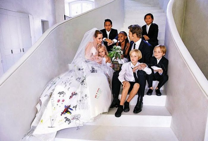 출처:knotsvilla.com = Angelina Jolie & Brad Pitt: Married before the French Wedidng